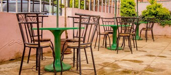 Meru Safari Hotel