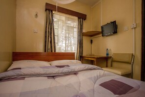 Standard Double Room | Desk, free WiFi