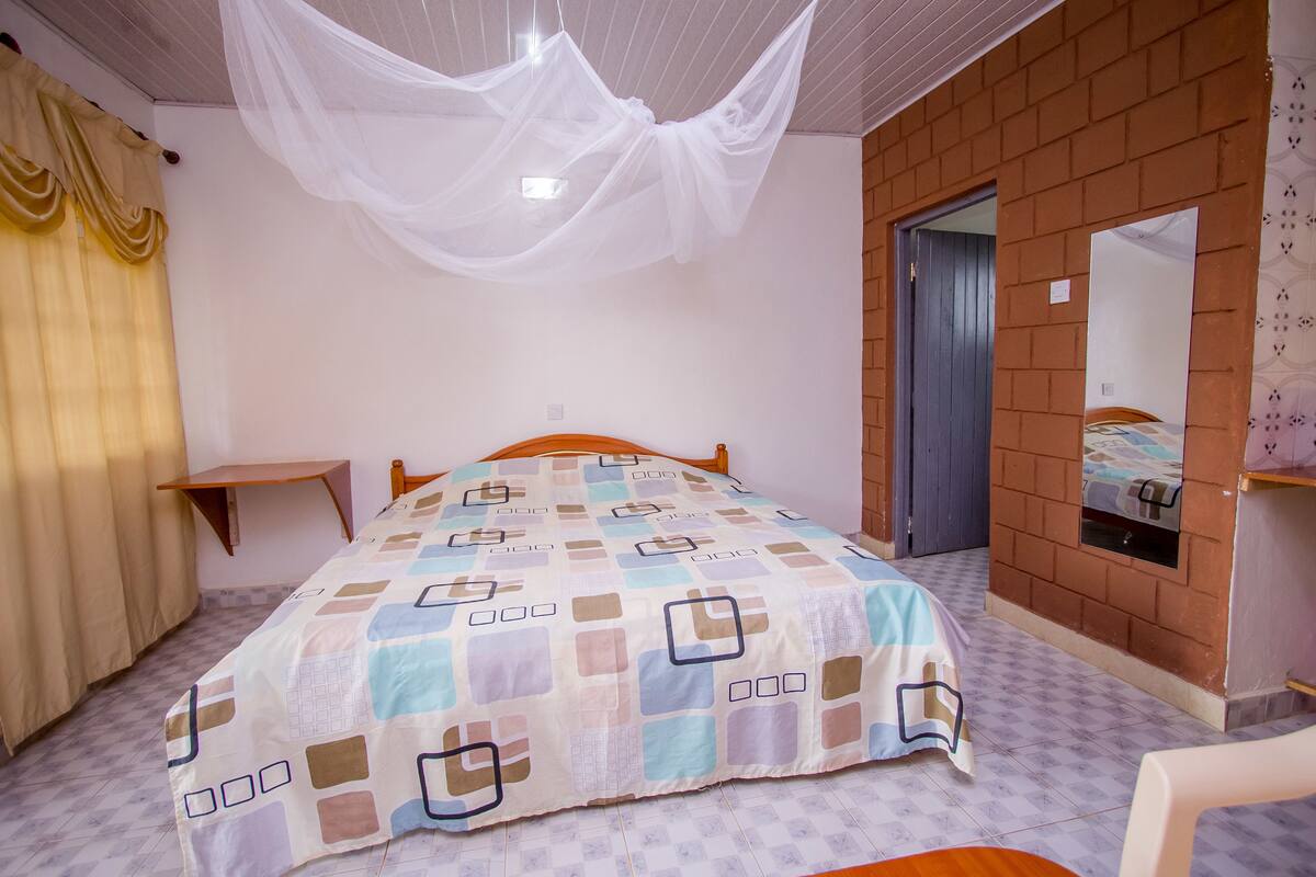 Executive Double Room | Desk, free WiFi