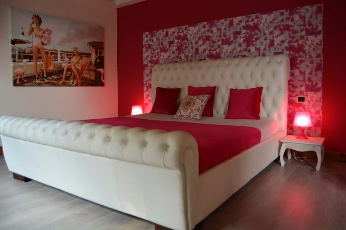 Individually decorated, soundproofing, free WiFi