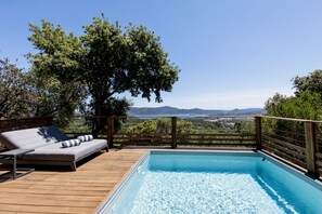 Suite Premium, 1 cama King size, alberca privada, frente al mar | Ropa de cama de alta calidad y decoración personalizada