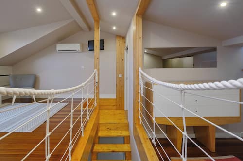 Loft, Balcony, City View | Hypo-allergenic bedding, desk, iron/ironing board, free WiFi