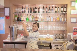 Bar (on property) - NIDA Rooms Huamark Luxury Place at The Seasons Bangkok Huamark (Bangkok)