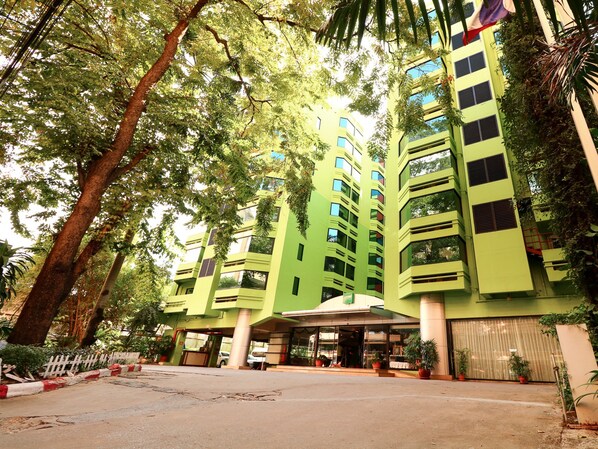Front of property - NIDA Rooms Huamark Luxury Place at The Seasons Bangkok Huamark (Bangkok)
