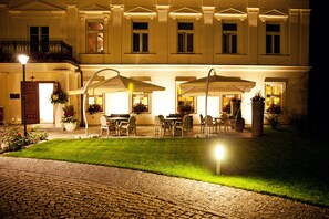 Outdoor dining - Zámeček Petrovice (Petrovice u Karvine)