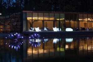 ساونا، حوض استحمام ساخن، غرفة بخار، علاجات للجسم، أقنعة تجميلية للجسم