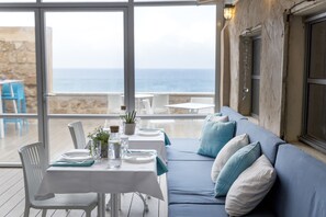 Free daily full breakfast