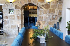 Lobby sitting area - Akotika Boutique (Acre)