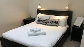 Kamar Double Standar | Meja kerja, setrika/meja setrika, dan tempat tidur bayi (biaya tambahan)