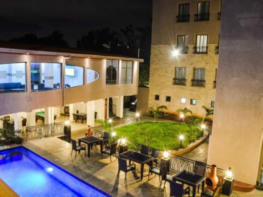 Zona de juegos infantil cubierta