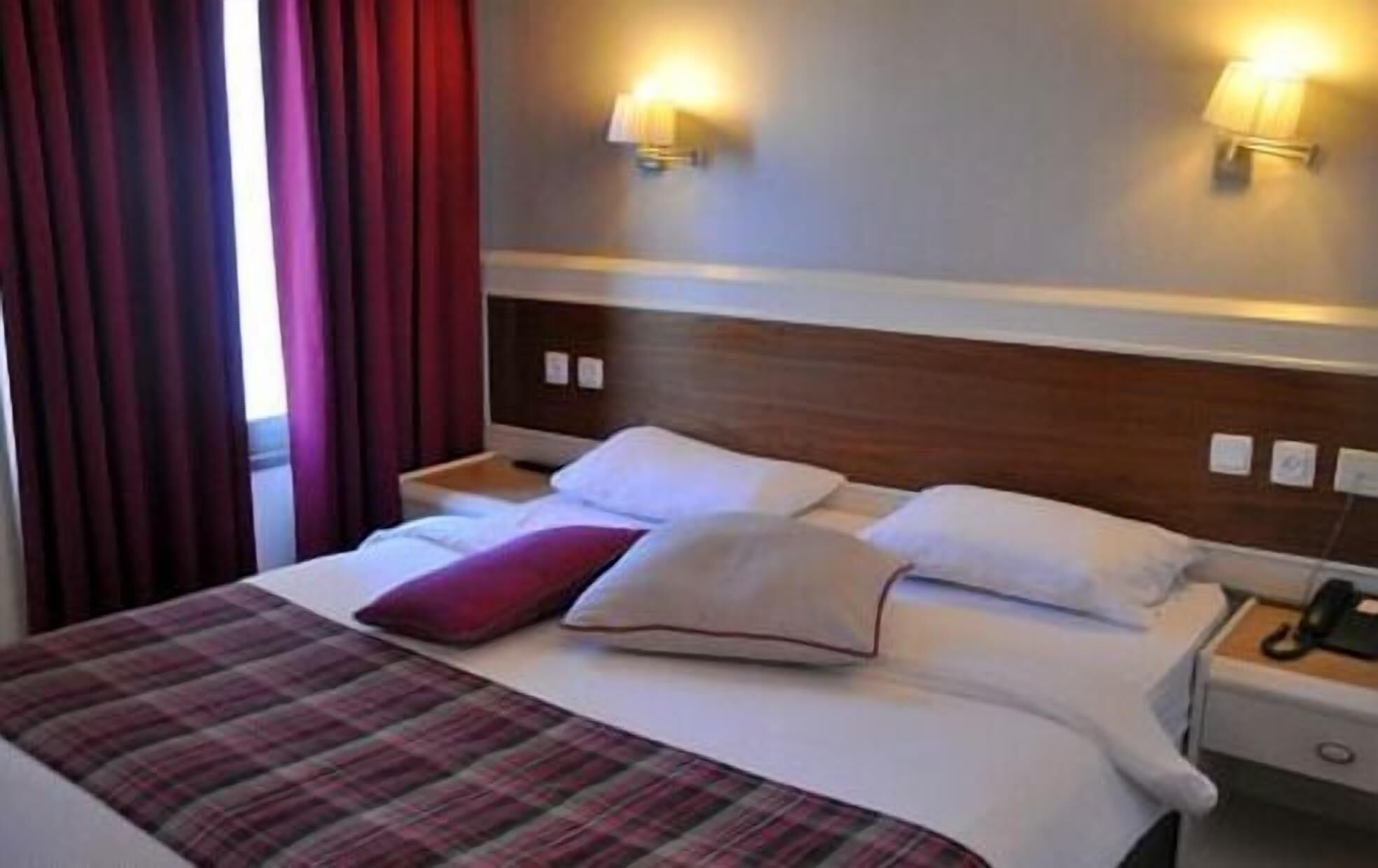 Desk, free WiFi, bed sheets