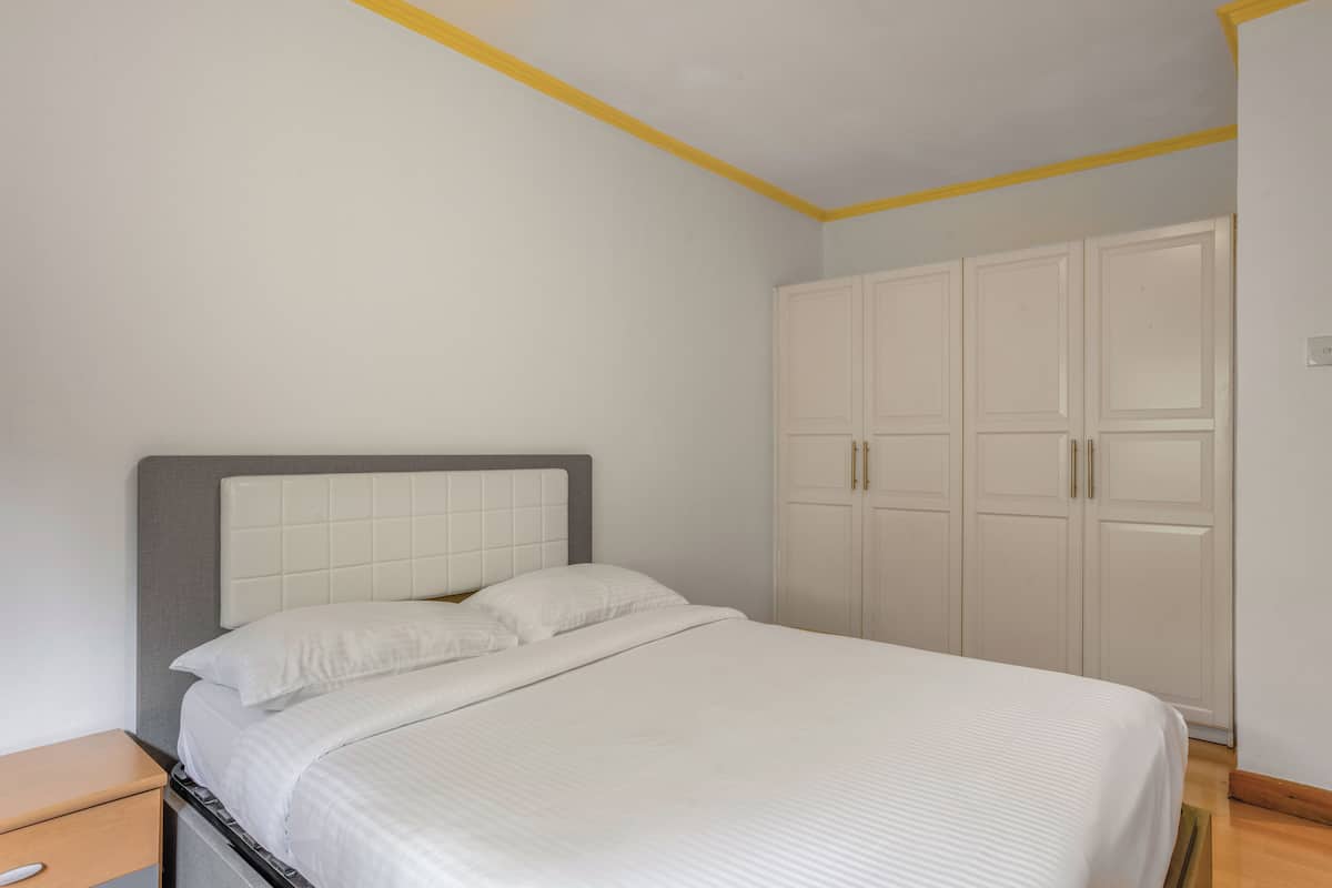 Superior Apartment, 2 Bedrooms | Minibar, in-room safe, desk, laptop workspace