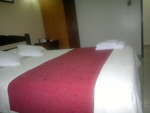 Chambre double, 1 lit double | Minibar, accès au Wi-Fi (inclus)