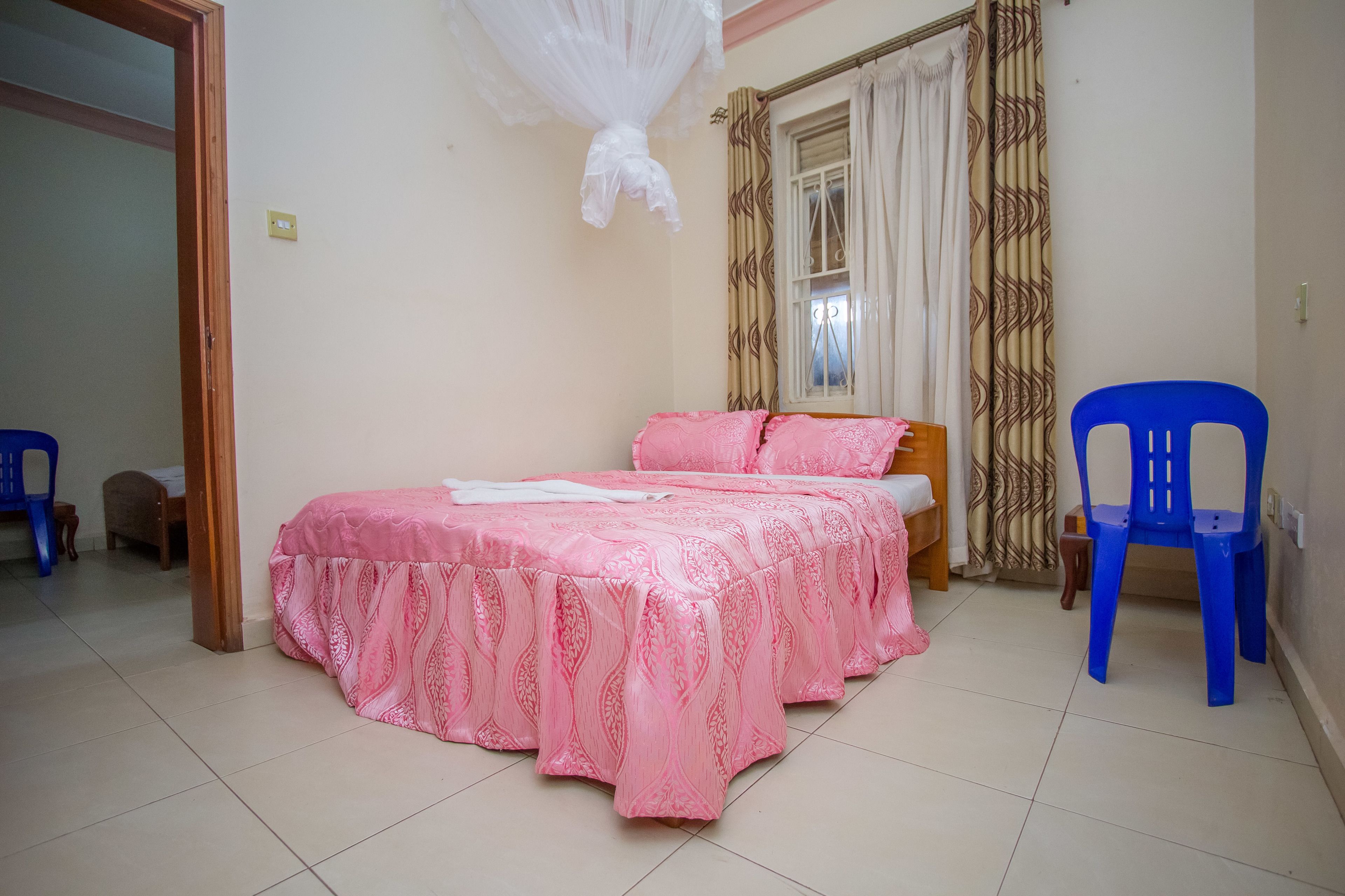 Standard Triple Room | Desk, free WiFi