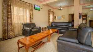 Lobby sitting area - Kings Hotel Kabale (Kabale)