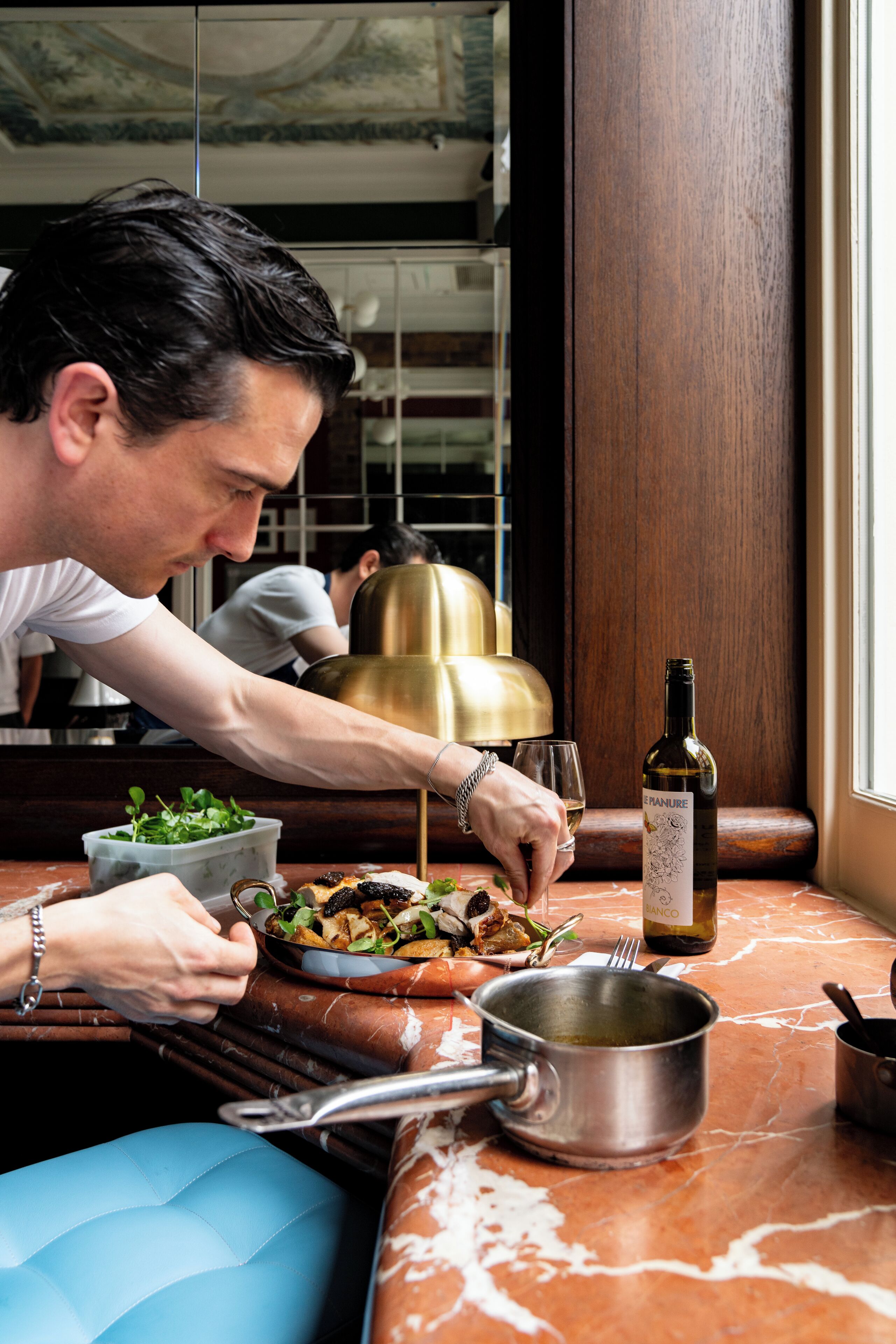 breakfast, lunch, dinner served; international cuisine