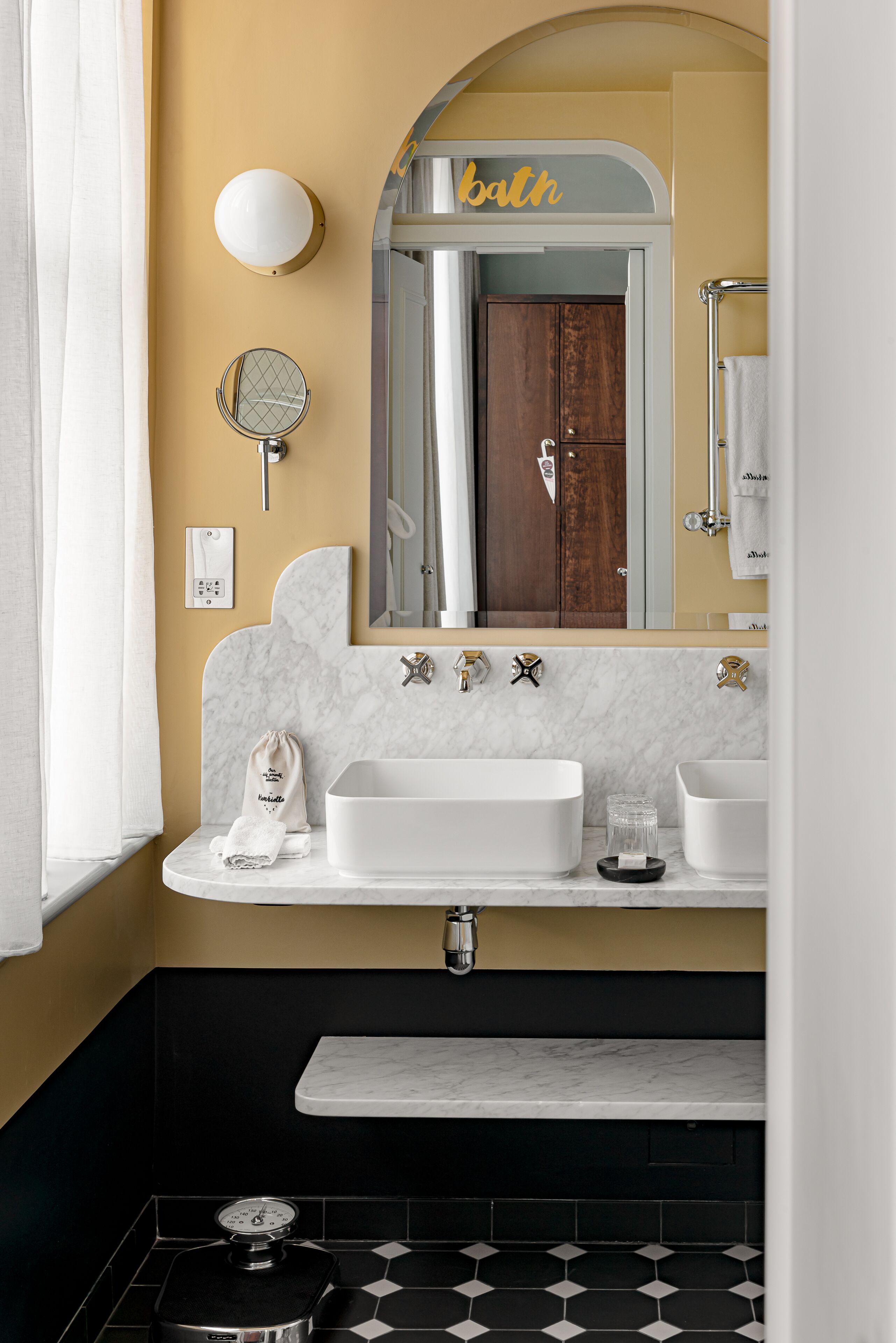 superior room (floral) | bathroom | combined shower/bathtub, rainfall showerhead, free toiletries, bathrobes