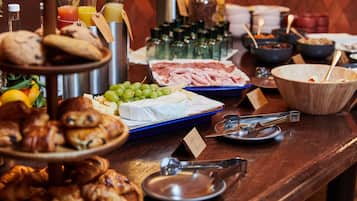 Daily buffet breakfast (GBP 24 per person)