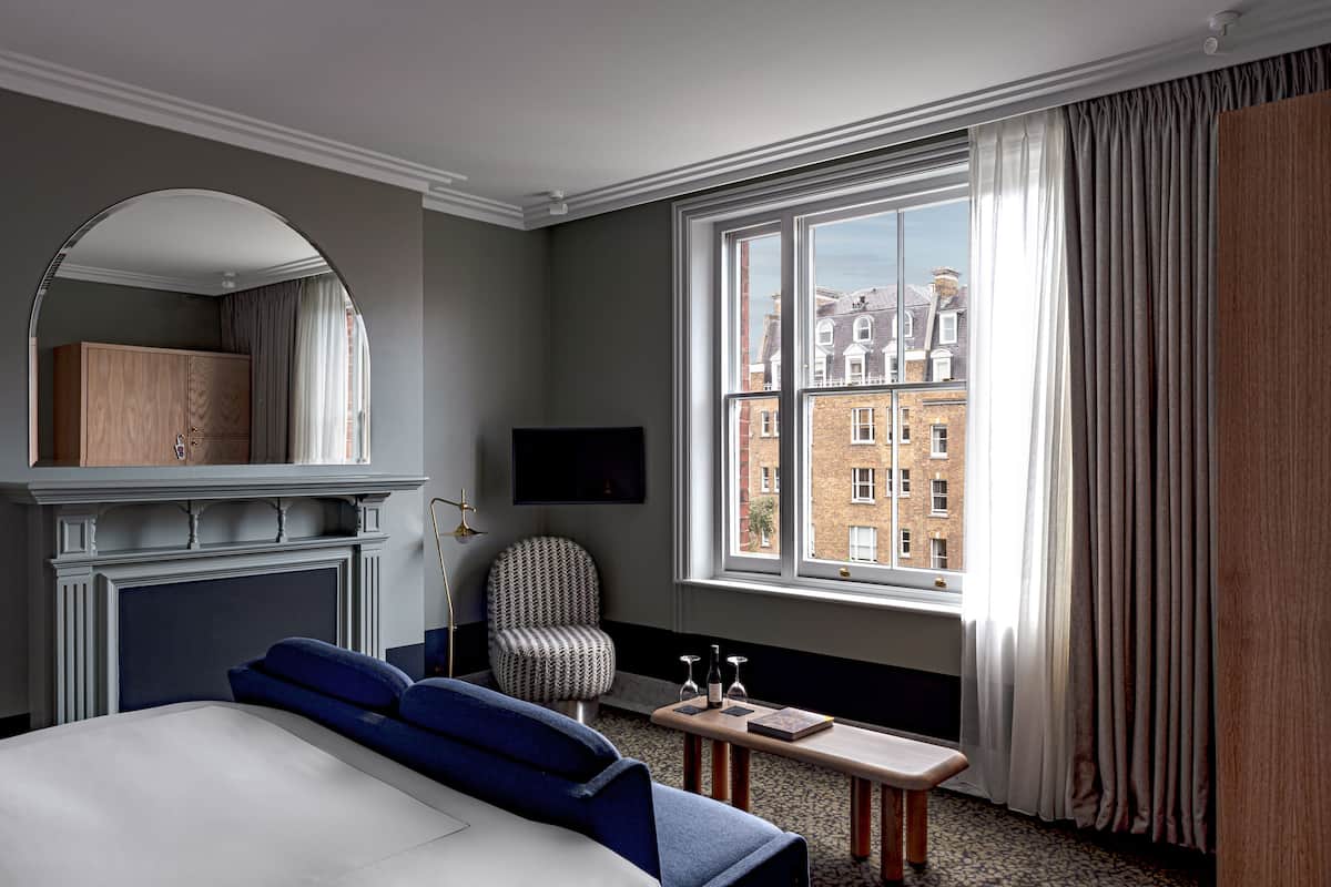 Executive Room (Saint Paul) | Egyptian cotton sheets, premium bedding, minibar, in-room safe