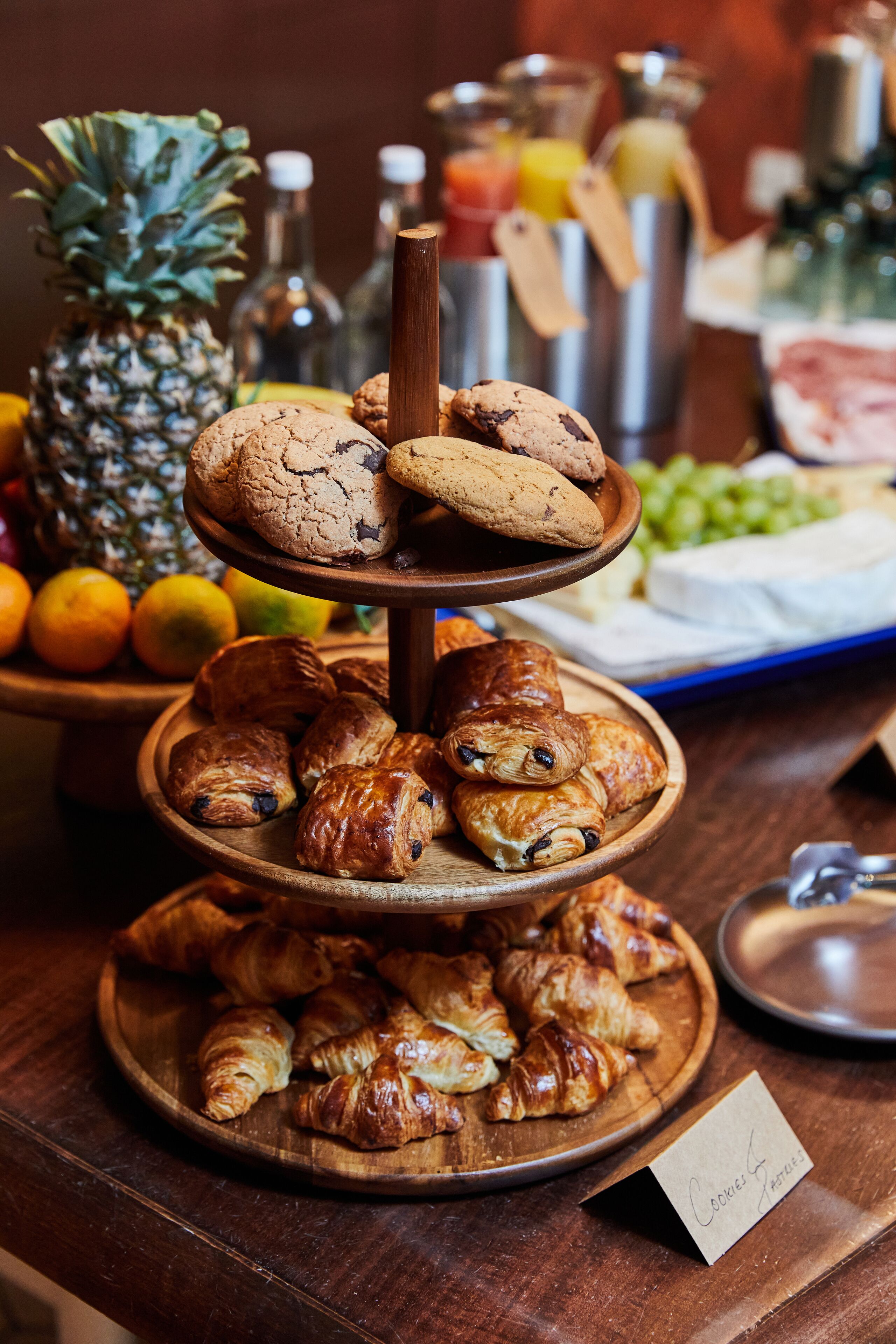 daily buffet breakfast (gbp 24 per person)