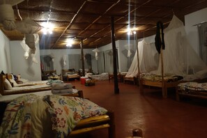 Shared Dormitory | Desk, free WiFi