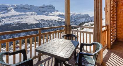 Cozy Chalet Near Slopes