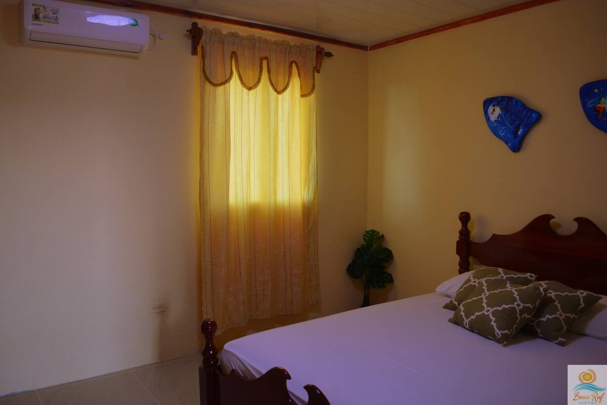 Deluxe Suite, 1 Bedroom, Private Bathroom, City View | Soundproofing, WiFi (free)
