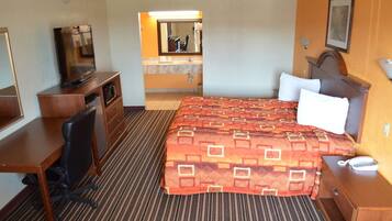 Sengetøy av topp kvalitet, senger med overmadrass og skrivebord