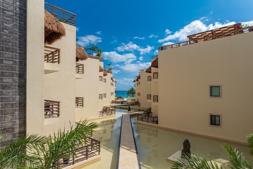 Aldea Thai by Playa Moments