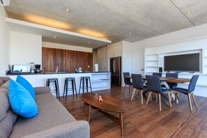 Deluxe Apartment, 2 Bedrooms, Kitchen, City View | Living room | 42-inch LCD TV with cable channels, TV, DVD player