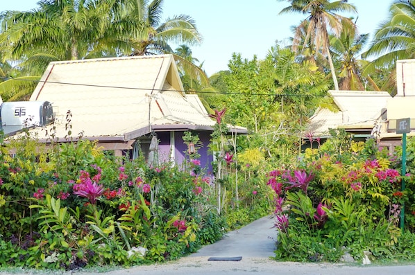 Studio Bungalow - Front Garden (Self-Catering) | View from room
