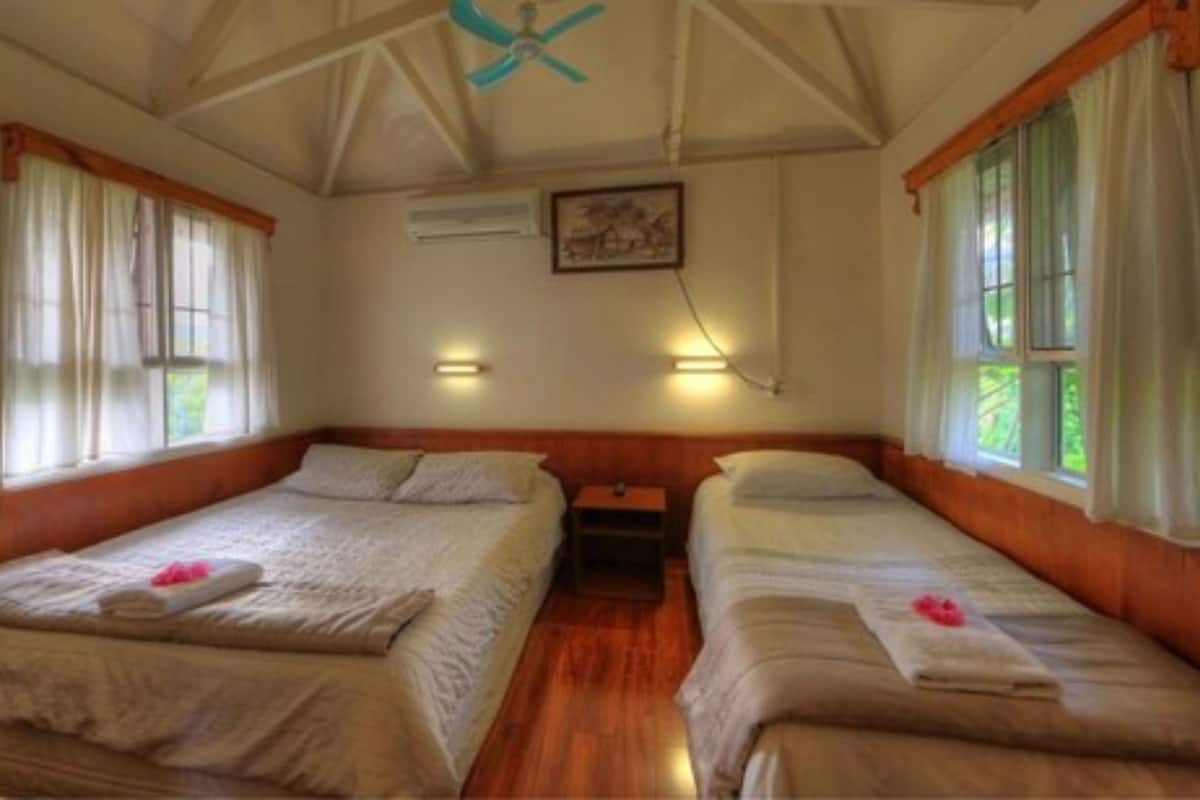 Bungalow Supérieur, 1 chambre, coin cuisine, vue jardin | Coffres-forts dans les chambres, draps fournis