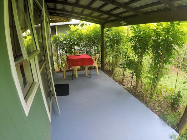 Studio Bungalow - Back Garden (Self-Catering) | Terrace/patio