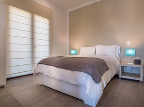 Deluxe Studio Suite, 1 Bedroom, Partial Sea View | 1 bedroom, down duvets, in-room safe, desk - The Vibe Bed & Breakfast - Adults Only (Todos Santos)