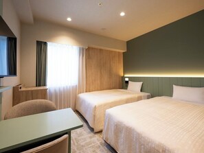 标准双床房, 无烟房 (Renovated,16 sqm,bedwidth120cm) | 办公桌、免费 WiFi、床单