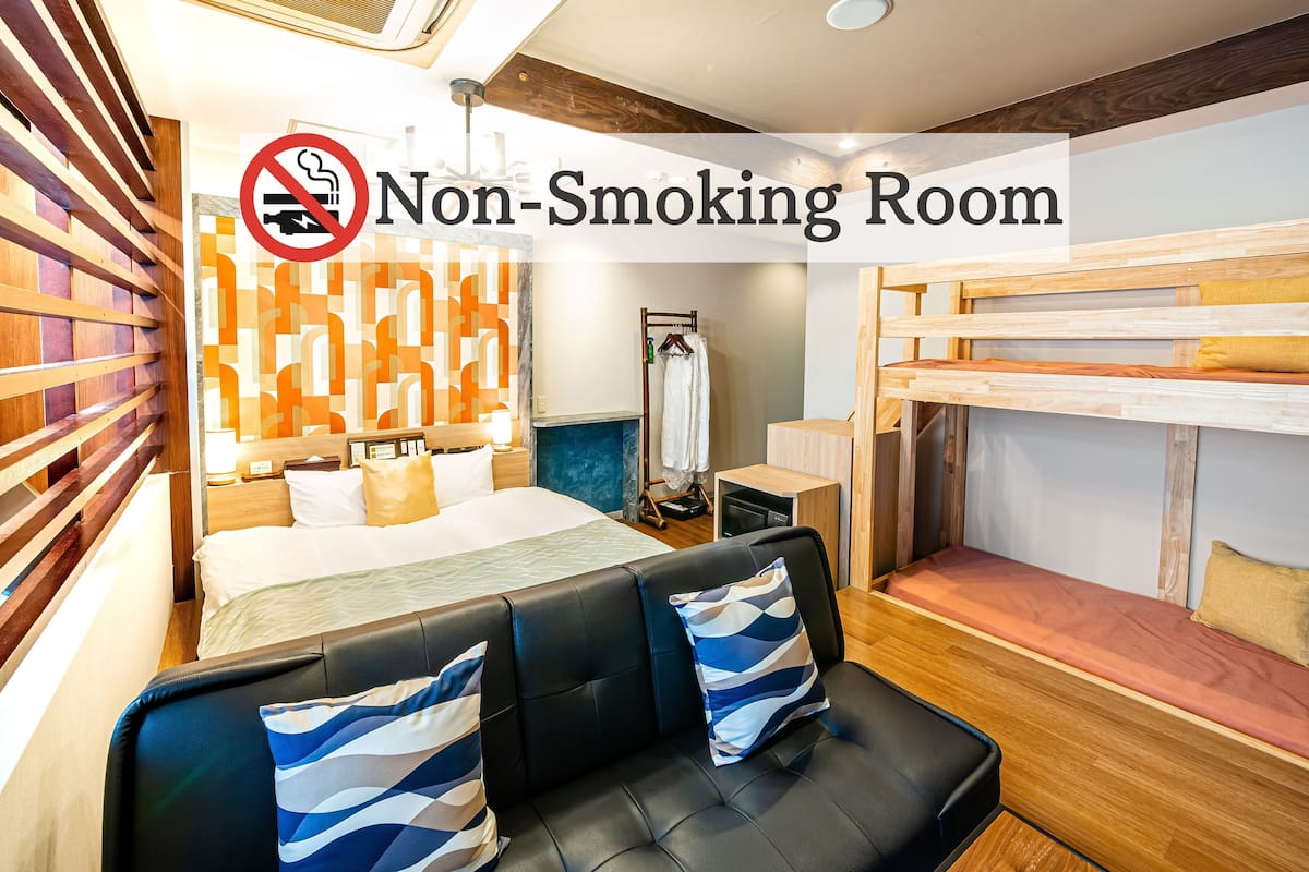 Suite 3 Beds Room - Non-Smoking | 1 bedroom, individually decorated, individually furnished, soundproofing