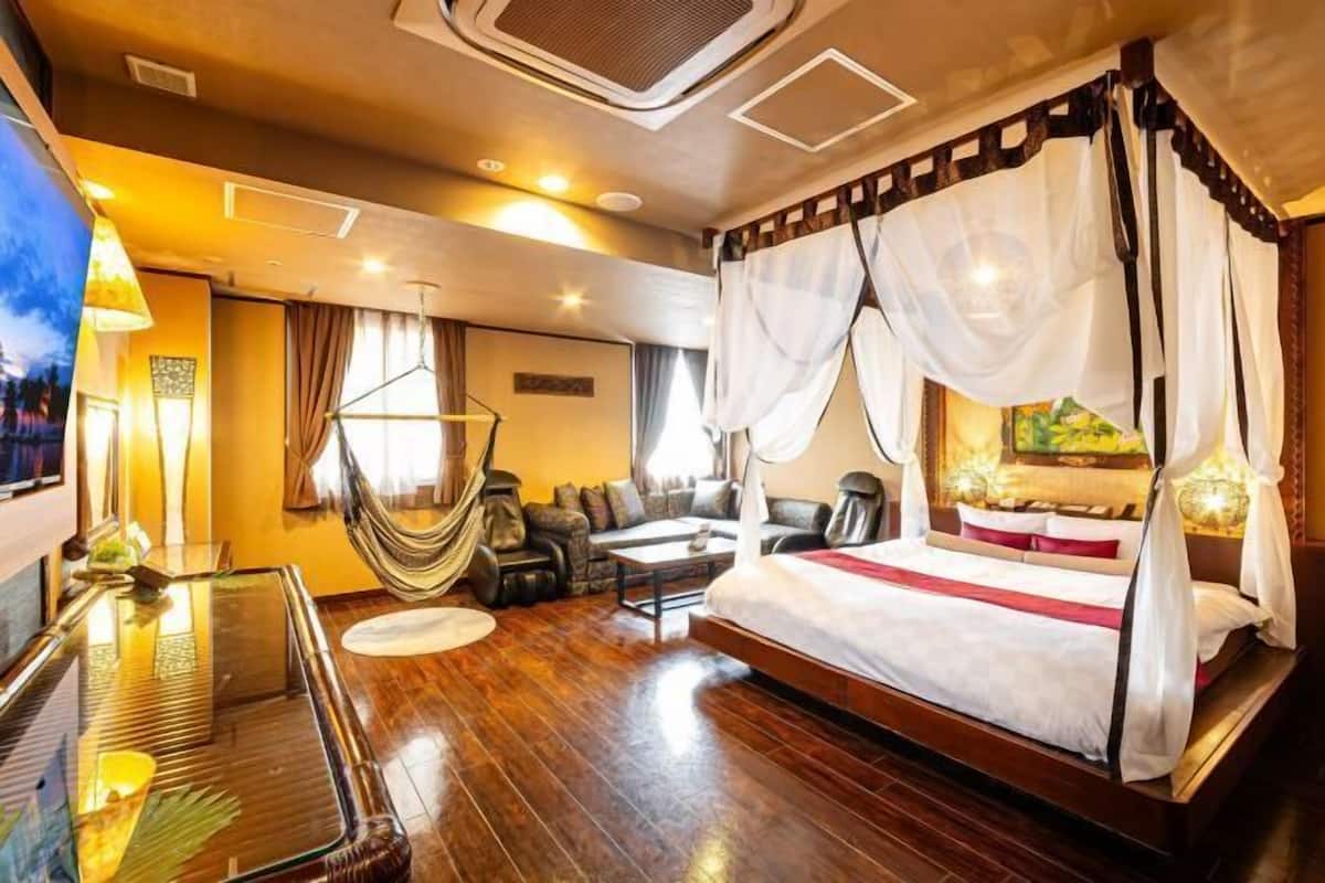 1 bedroom, individually decorated, individually furnished, soundproofing