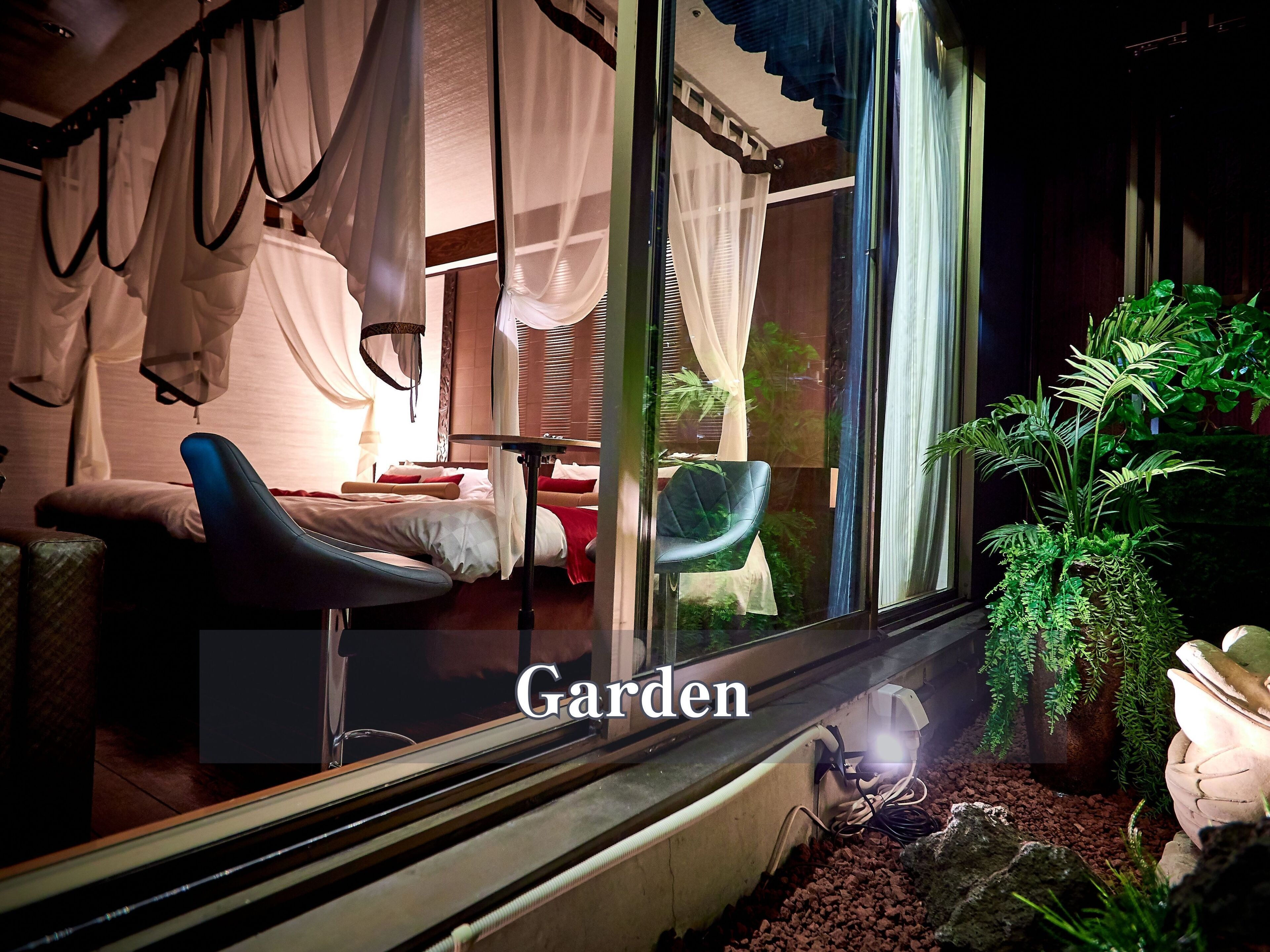 皇家四人房, 吸烟房 (Garden type) | 露台