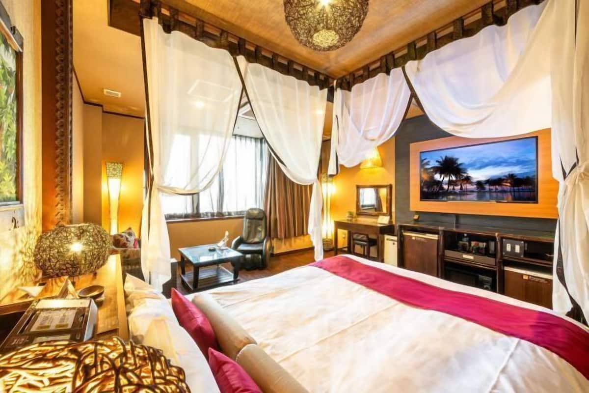 1 bedroom, individually decorated, individually furnished, soundproofing