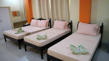 Family Room | In-room safe, desk, blackout curtains, free WiFi