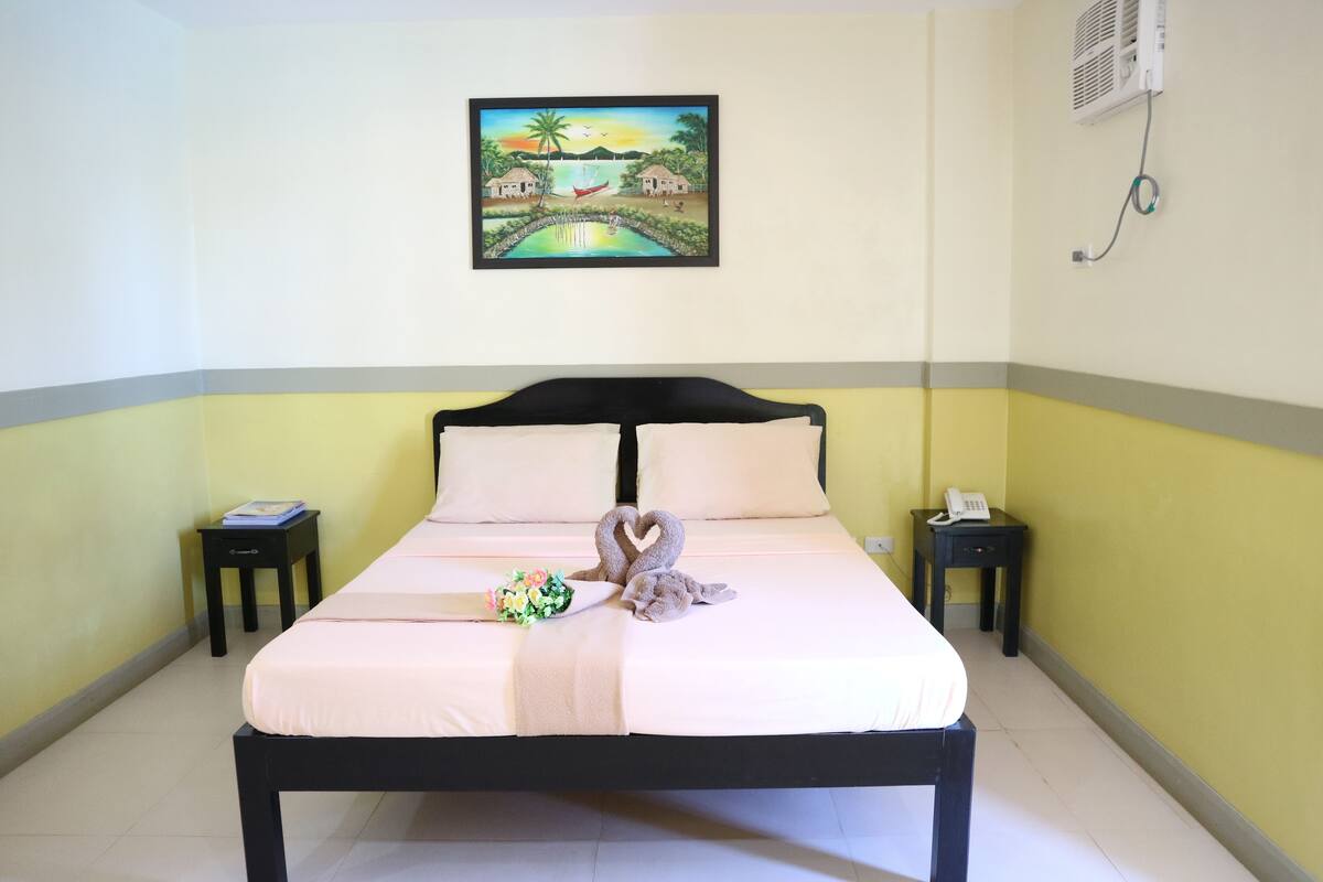 In-room safe, desk, blackout curtains, free WiFi