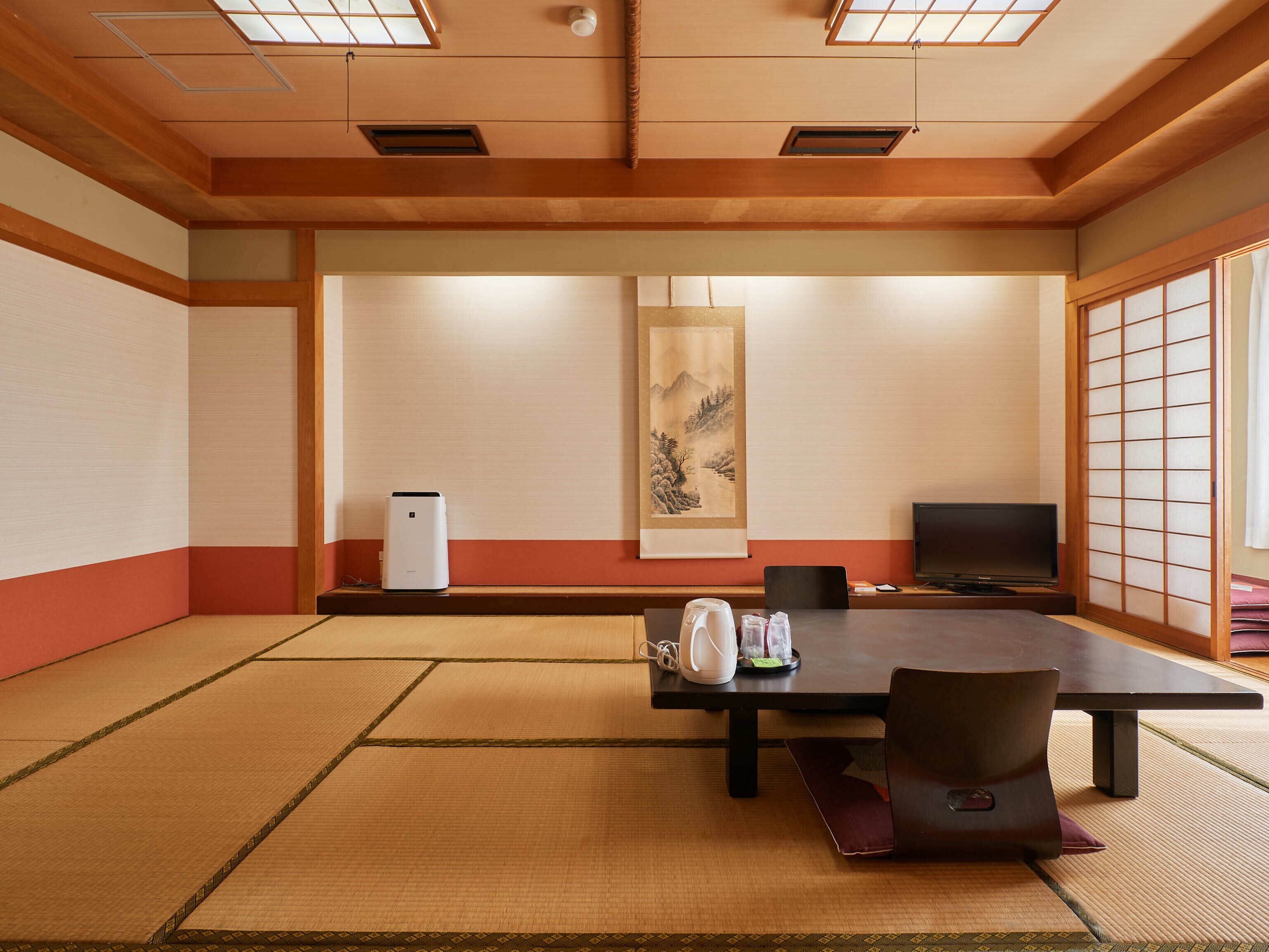 Traditional Room, Non Smoking | Desk, free WiFi, bed sheets