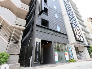 Front of property - Hotel Livemax Tokyo Bakurocho (Tokyo)