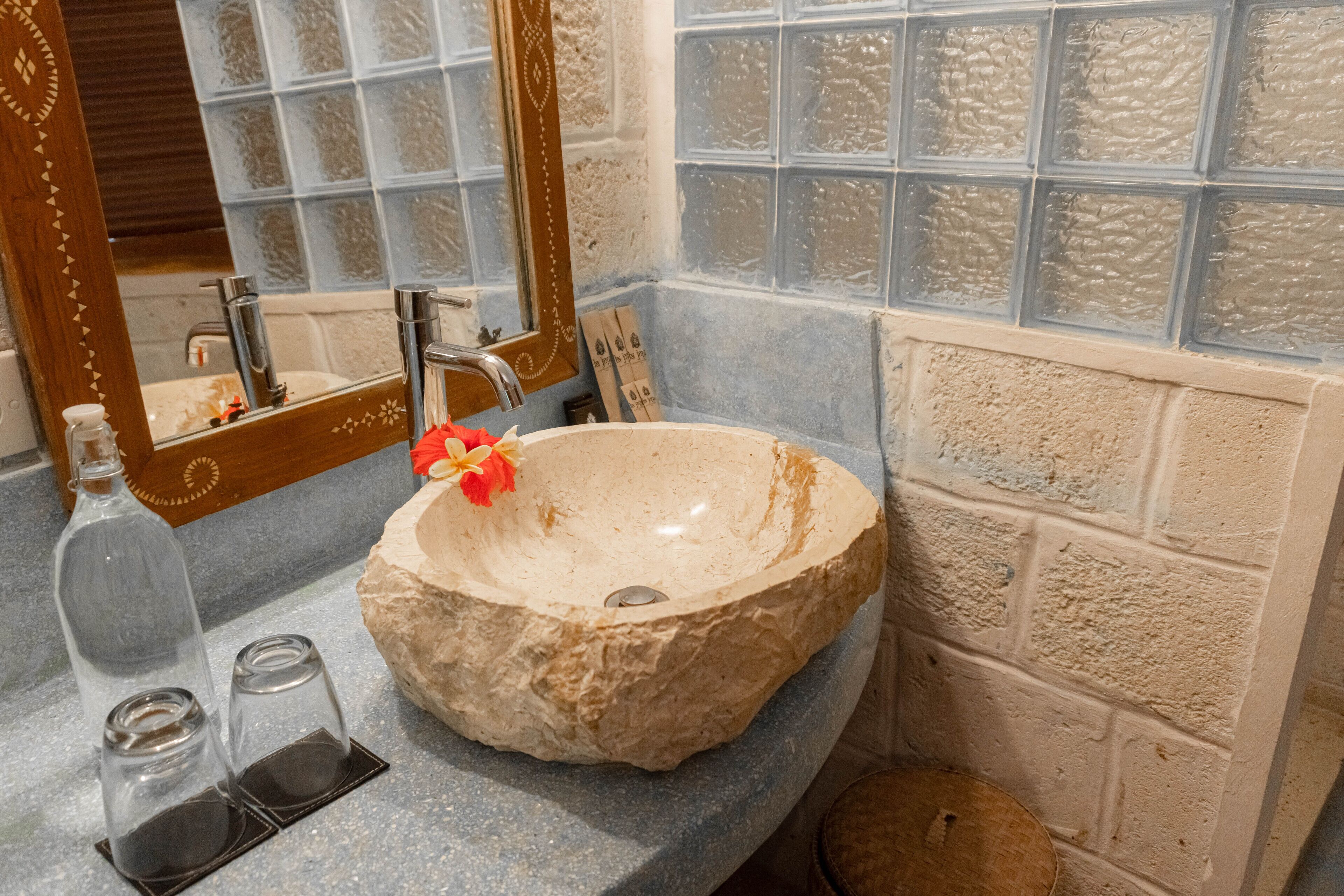 family & friends suite | bathroom | free toiletries, hair dryer, towels