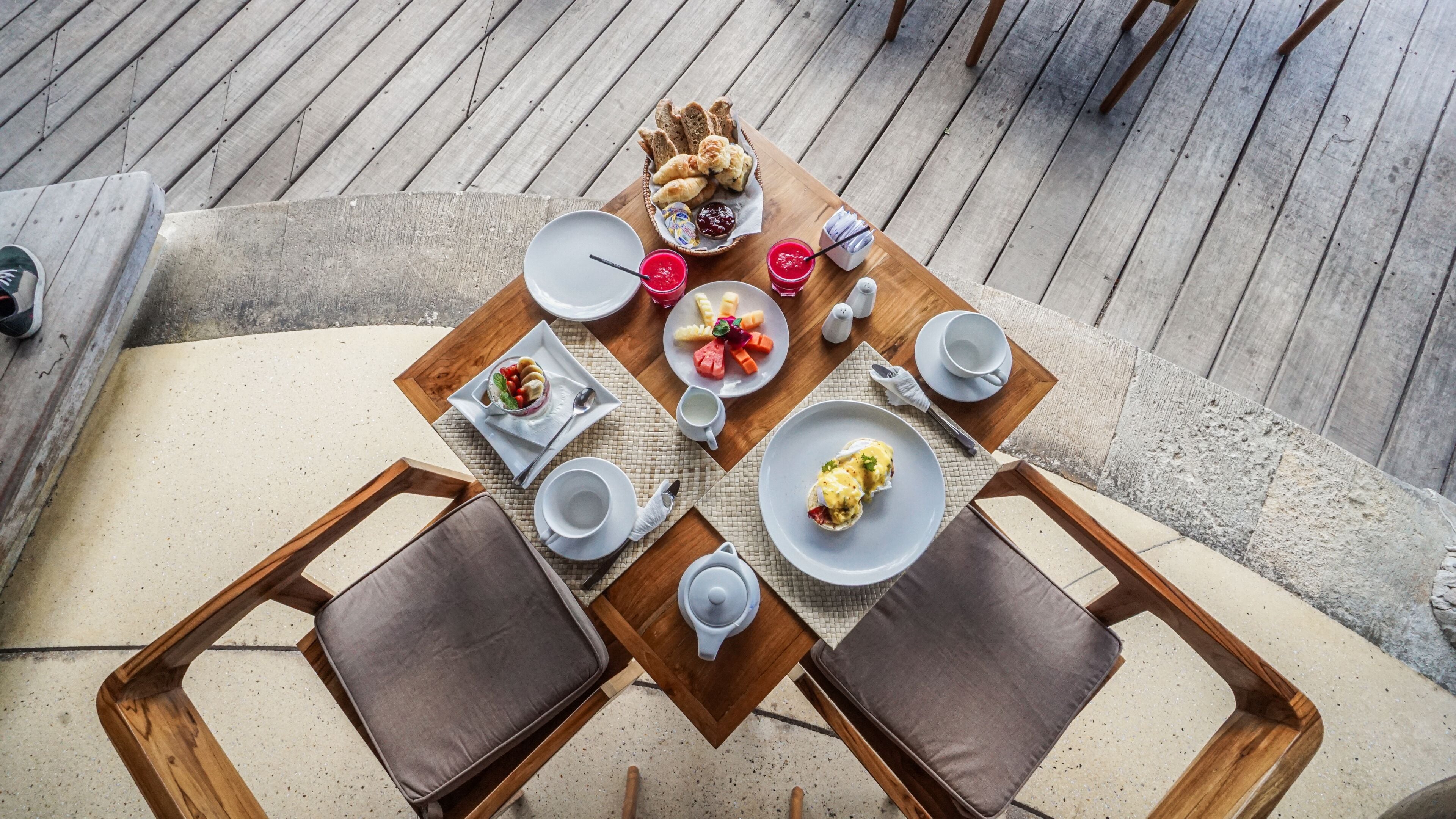 breakfast, lunch, dinner served; local and international cuisine