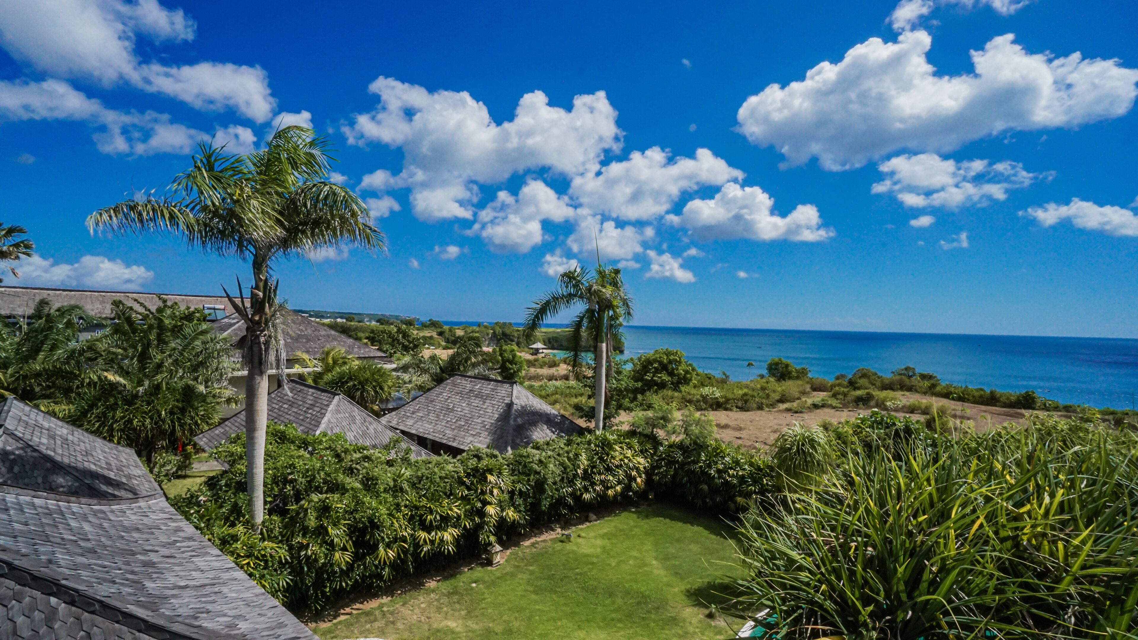 Three-Bedroom Villa with Private Pool and Sea View | Minibar, in-room safe, individually decorated, individually furnished