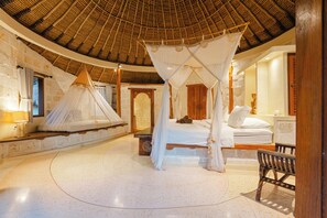 Minibar, coffres-forts dans les chambres, décoration personnalisée