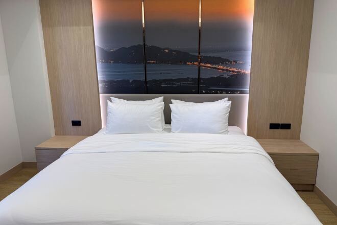 Minibar, desk, free WiFi