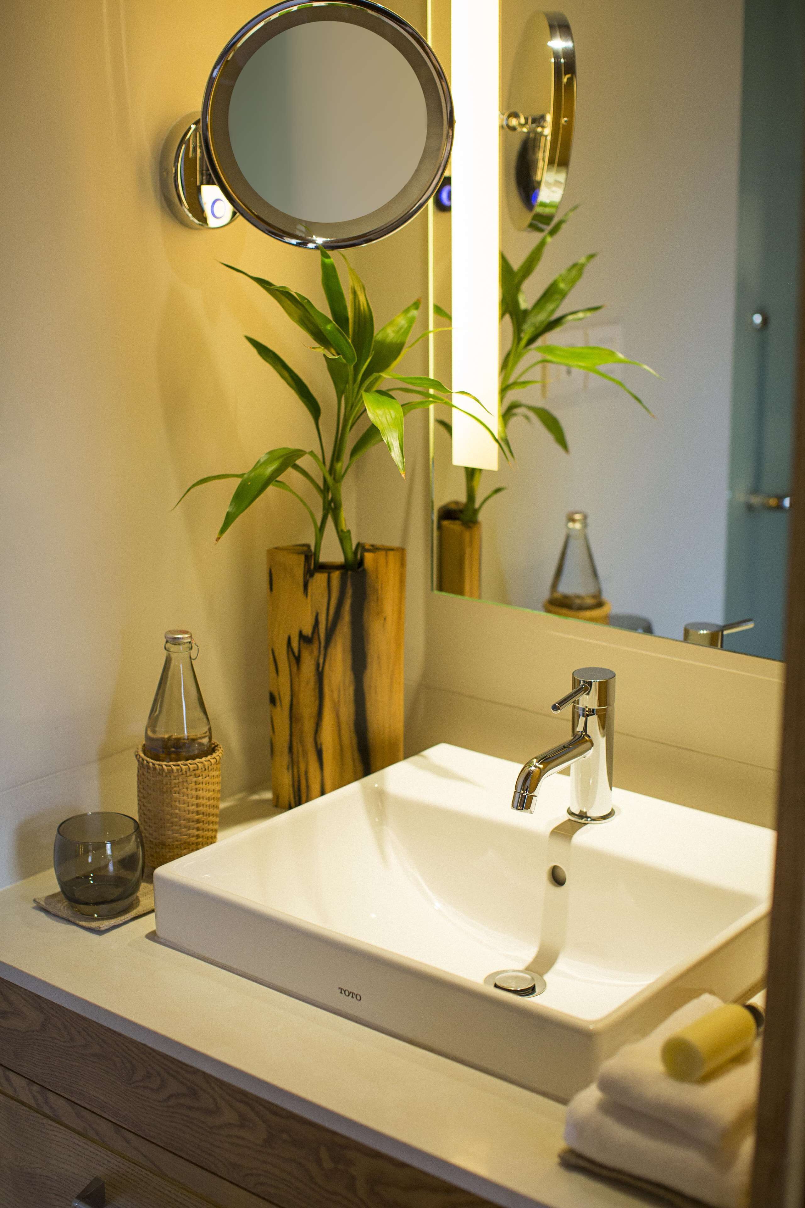 deluxe room (avani) | room amenity