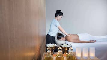 Couples treatment rooms, body treatments, aromatherapy